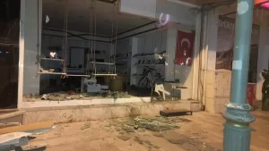 MUĞLA (AA) – Muğla'nın Dalaman ilçesinde, yolda eşiyle kavga ederken