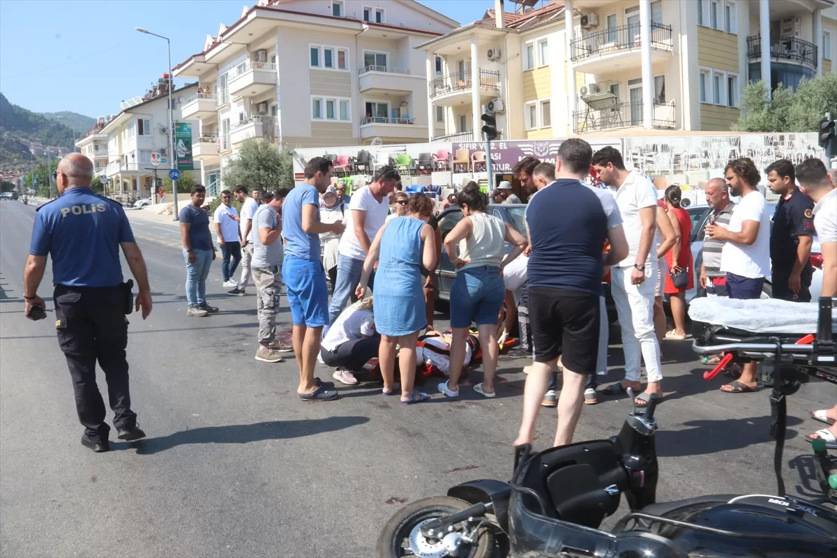 Muğla'da otomobil ve kamyonetin çarptığı motosikletteki kadın öldü