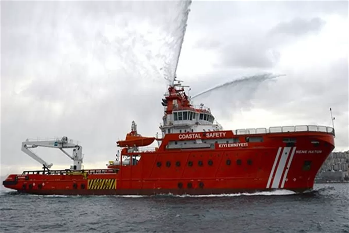 Nene Hatun gemisi, Çanakkale'deki yangına müdahale için yola çıktı