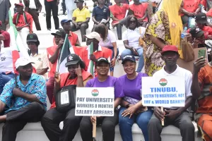 ABUJA (AA) – Nijerya'da işçi sendikaları, ülkede benzin sübvansiyonunun kaldırılmasının