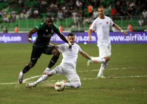 - Sakaryaspor: 1 - Ümraniyespor: 1