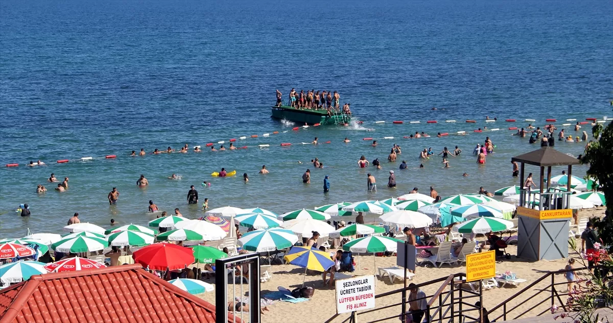 Sinop plajlarındaki yoğunluk Akdeniz ve Ege'yi aratmıyor