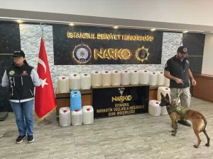 İSTANBUL (AA) – Tuzla'da 447 kilo 510 gram sıvı uyuşturucu