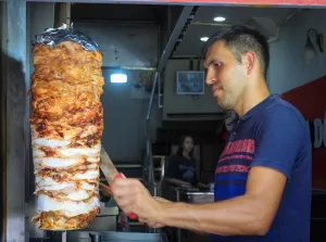 UŞAK (AA) – Uşak'ta kent merkezinde dün termometreler 40,7 dereceyi