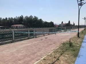 UŞAK (AA) – Uşak'ta Banaz Çayı'nın kenarında bulunan seyir balkonlarından