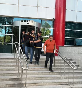 ADIYAMAN (AA) – Adıyaman'da 3 kişinin yaralandığı silahlı kavgayla ilgili