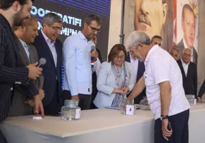 - "Eser siyasetiyle milletimize hizmet etmeye devam ediyoruz"