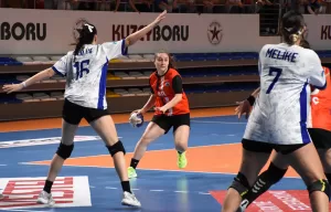 - Aksaray Belediyespor: 22 - Bursa Büyükşehir Belediyespor: 31