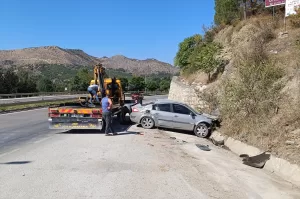 AMASYA (AA) – Amasya'da minibüs ile otomobilin çarpışması sonucu 5