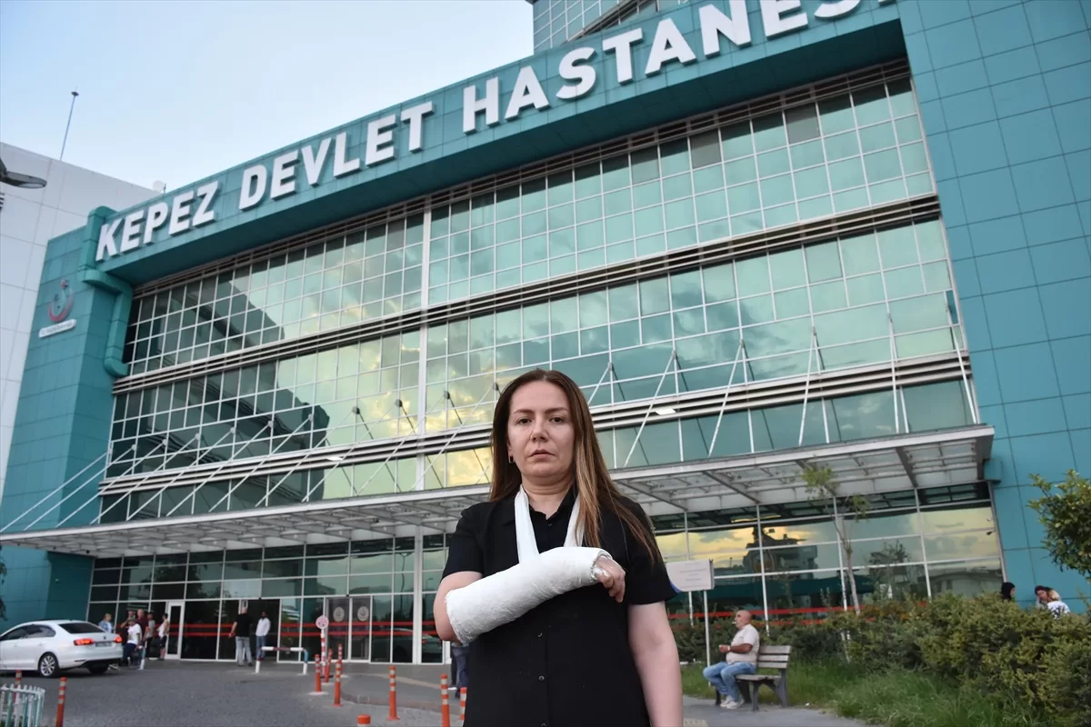 Antalya'da pitbullun saldırdığı köpeğini korumaya çalışırken düşen kadın yaralandı