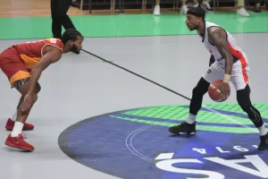 - Bahçeşehir Koleji: 67  - Galatasaray Nef: 79