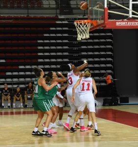 - Antalya Toroslar Basketbol: 66 - Sportiva Azoris Hotels: 49