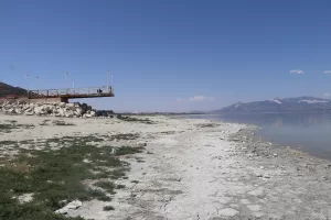 BURDUR (AA) – Burdurlu müzik öğretmeni Nurcan Altınok, kuraklığın etkilediği