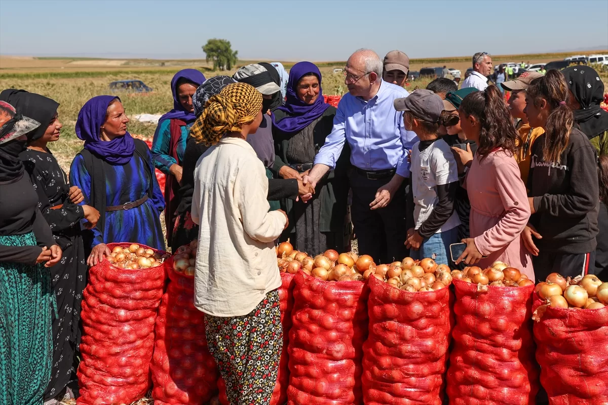 CHP Genel Başkanı Kılıçdaroğlu, Bala'da tarım işçileri ve üreticilerle bir araya geldi: