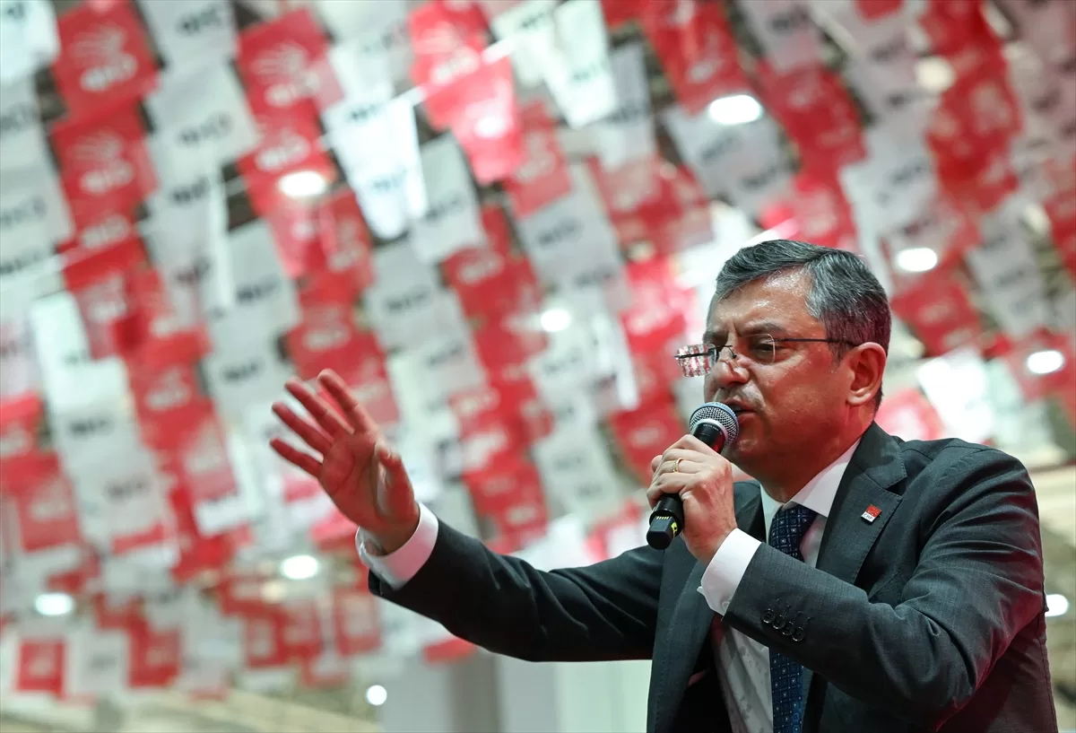 CHP Grup Başkanı Özel, partisinin İzmir İl Kongresi'nde konuştu: