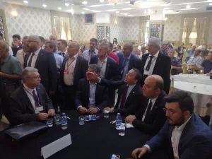 - Kongrenin yapıldığı salonda, CHP Kastamonu Milletvekili Hasan Baltacı'ya yönelik