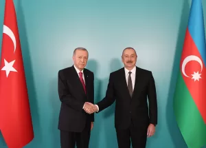 - Cumhurbaşkanı Erdoğan, Azerbaycan Cumhurbaşkanı Aliyev tarafından Nahçıvan Havalimanı'nda karşılandı