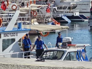 VAN (AA) – Van'da, İl Emniyet Müdürlüğü bünyesindeki deniz polisi