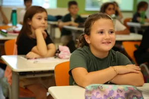 İSTANBUL (AA) – Doğa Koleji ilkokul öğrencileri farklı ülkelerden çocukların