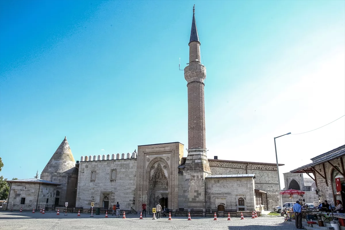 Dünya mirası ilan edilen Beyşehir Eşrefoğlu Camii'nin küresel tanınırlığı artacak