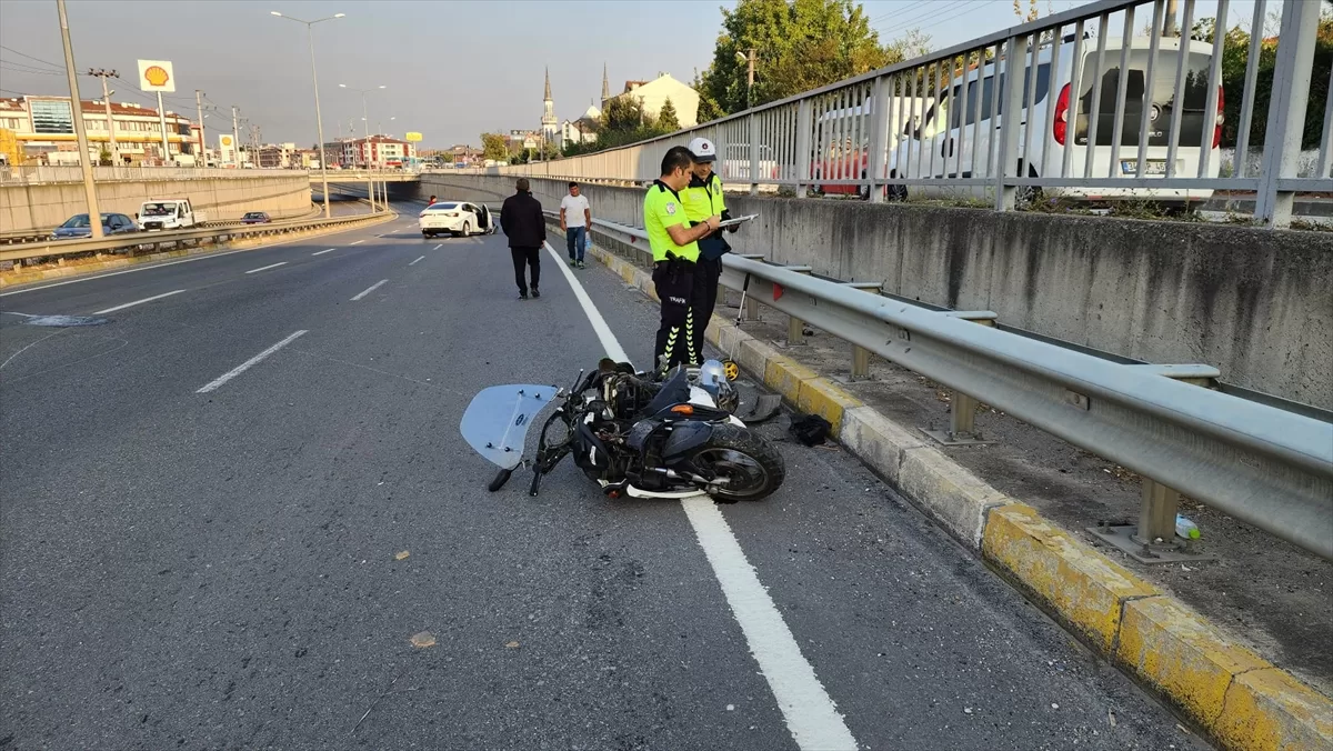 Düzce'de otomobilin çarptığı motosikletli öldü