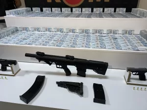 ELAZIĞ (AA) – Elazığ'da düzenlenen kaçak silah ve sahte para