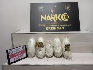 ERZİNCAN (AA) – Erzincan'da stepneye sakladıkları 3 kilo 287,55 gram