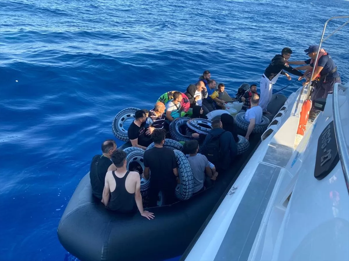 Fethiye açıklarında 29 düzensiz göçmen yakalandı