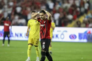 - Gaziantep FK: 0 - İstanbulspor: 0 (İlk yarı)