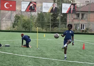 HAKKARİ (AA) – Turkcell Kadın Futbol Süper Ligi ekiplerinden Hakkarigücü,