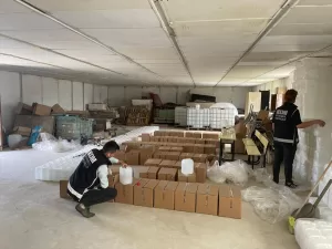 - Şüphelilerin adreslerinde yapılan aramalarda, 8 bin 502 dolu sahte