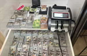 - Operasyonda 2 milyon 300 bin dolarlık ve 108 bin