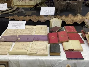 İSTANBUL (AA) – İstanbul'da düzenlenen 5 ayrı tarihi eser operasyonunda