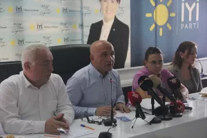 SAMSUN (AA) – İYİ Parti Grup Başkanvekili Erhan Usta, Samsun'da