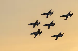 - Solo Türk ve Türk Yıldızları, gösteri uçuşu gerçekleştirdi