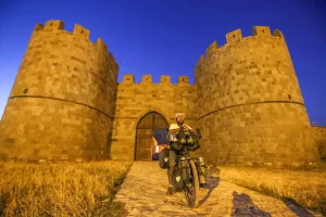 VAN (AA) – Yemek borusu (özofagus) kanseri nedeniyle kaybettiği annesinin