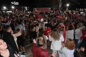 KARABÜK (AA) – Karabük'ün Safranbolu ilçesinde vatandaşlar, Türkiye ile Sırbistan