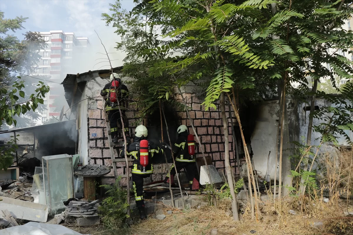 Kayseri'de 2 ev yangında zarar gördü