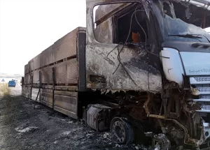 KIRIKKALE (AA) – Kırıkkale'nin Karakeçili ilçesinde inşaat malzemesi yüklü tırda