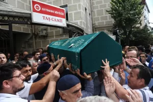 İSTANBUL (AA) – Kırklareli'ndeki sel felaketinde, tatil için gittikleri İğneada'da