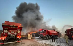 MANİSA (AA) – Manisa'nın Yunusemre ilçesinde geri dönüşüm fabrikasında çıkan