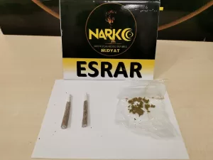 MARDİN (AA) – Mardin'in Midyat ilçesinde uyuşturucu ve kaçakçılık operasyonlarında