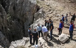 MERSİN (AA) – Mersin’in Anamur ilçesinde, keşif amaçlı indiği mağarada