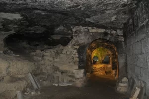 MERSİN (AA) – Mersin'in Silifke ilçesindeki Aya Tekla Yeraltı Kilisesi'nde