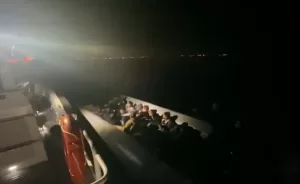 MUĞLA (AA) – Muğla'nın Milas ilçesi açıklarında, lastik bottaki 22