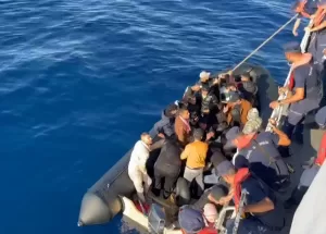 MUĞLA (AA) – Muğla'nın Milas ilçesi açıklarında lastik botta 34