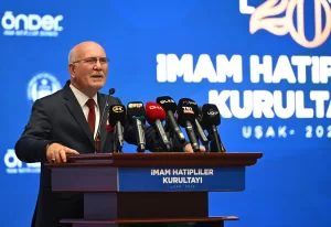 UŞAK (AA) – TBMM Başkanı Numan Kurtulmuş, aile yapısının güçlendirilmesi