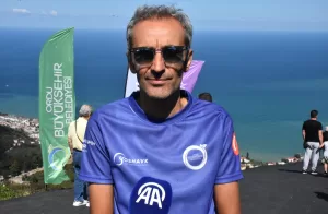 ORDU (AA) – Ordu'nun Altınordu ilçesinde gerçekleştirilen "Yamaç Paraşütü Festivali"nde