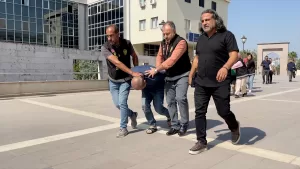 OSMANİYE (AA) – Osmaniye'de uyuşturucu baskını yapılan dairede ekiplere tabancayla