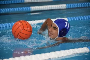 TRABZON (AA) – GÖKTUĞ ERGÜN – Trabzon'da yüzmeyle başladıkları spora